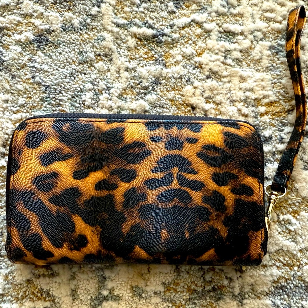 Faux leather wristlet NWOT